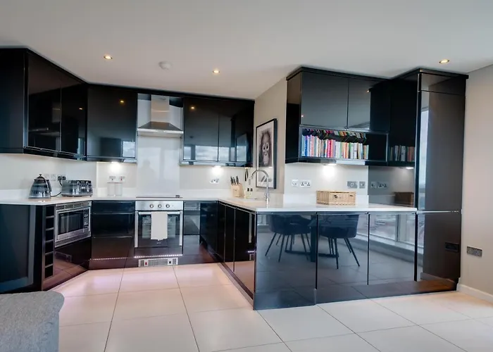 Tallest Building In The City Centre Sleeps 5 Incredible City Mountain And Lagan Views