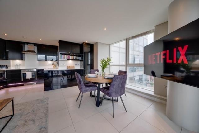 Tallest Building In The Centre Sleeps 5 Incredible Mountain And Lagan Views Appartamento Belfast